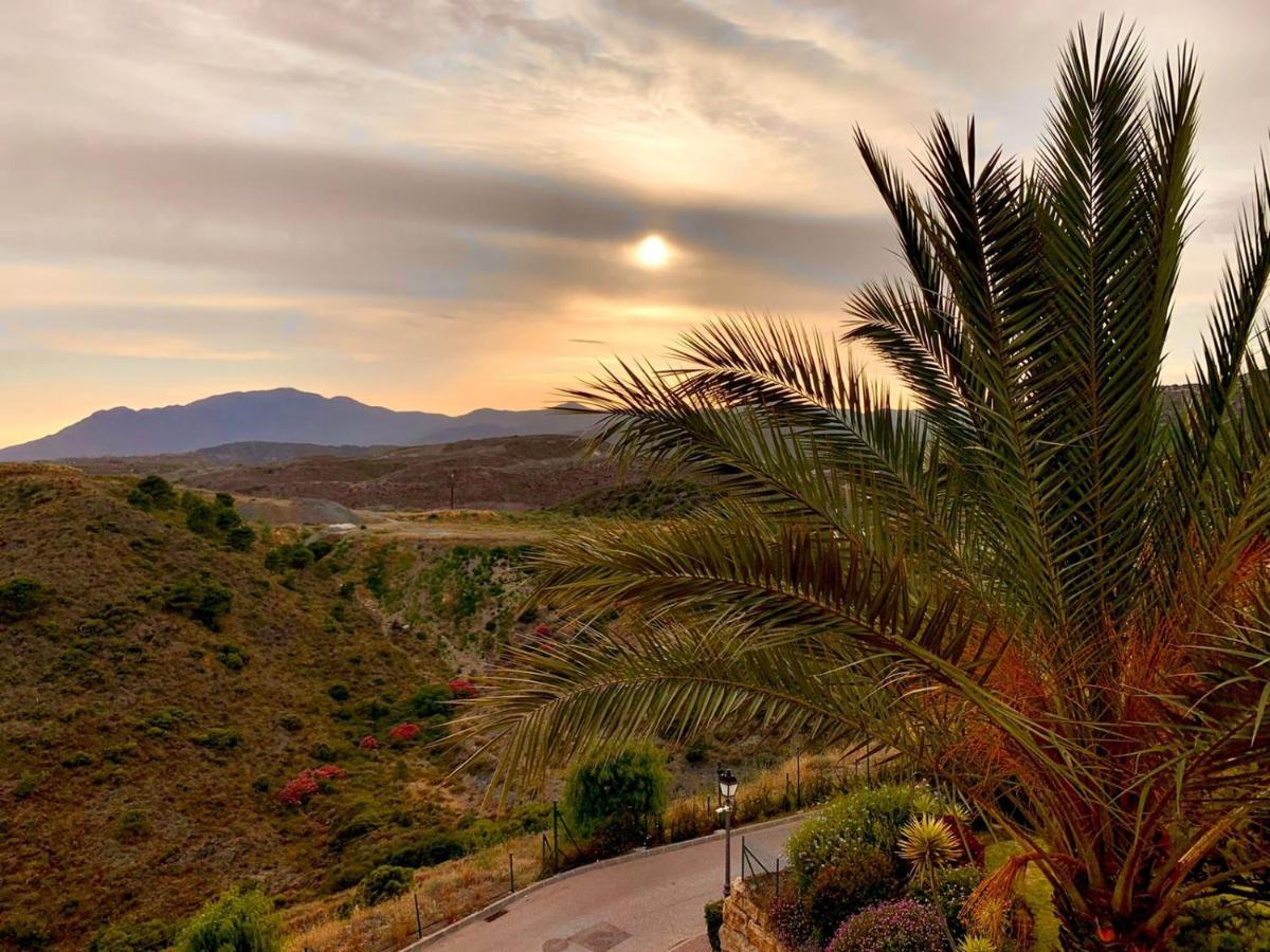 Quartiers Marbella Penthouse In Hacienda Cifuentes Benahavis Apartment Estepona